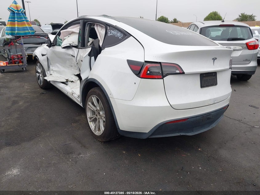 2021 Tesla Model y VIN 5YJYGDEEXMF064225 IAAI salvage auction — LEFT SIDE, Salvage Certificate (California), sold $3,350 on 2026-07-26 (photo 3)