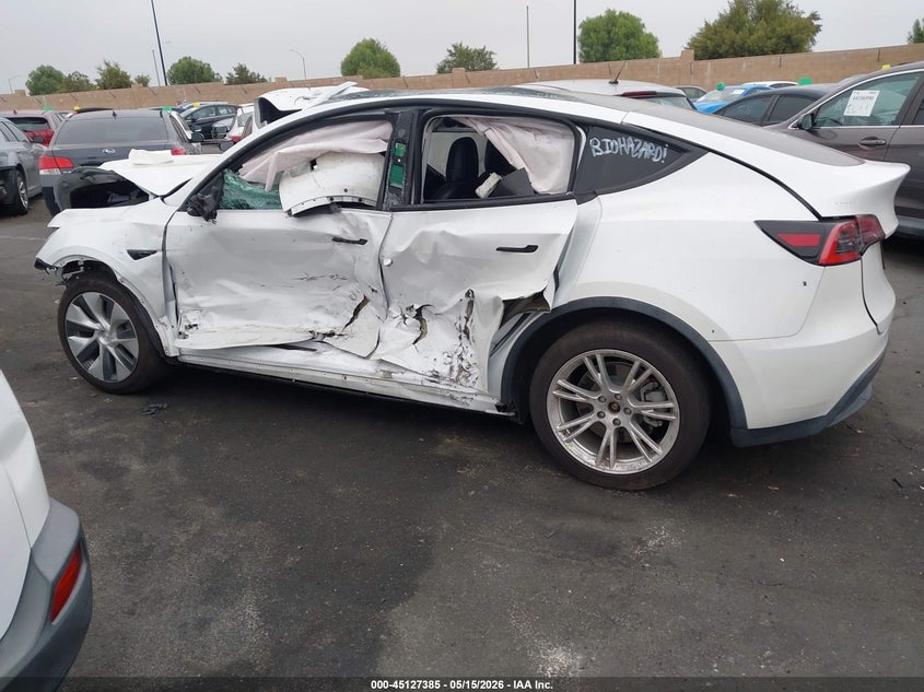 2021 Tesla Model y VIN 5YJYGDEEXMF064225 IAAI salvage auction — LEFT SIDE, Salvage Certificate (California), sold $3,350 on 2026-07-26 (photo 6)