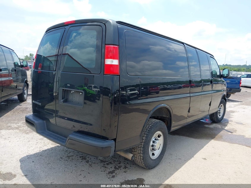 2022 Chevrolet Express cargo VIN 1GCZGHFP6N1138665 IAAI salvage auction — NORMAL WEAR, SF97 (Oklahoma), sold $18,400 on 2026-07-09 (photo 4)
