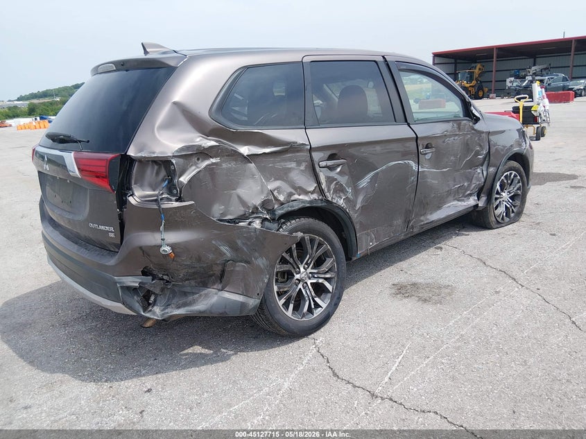 2017 Mitsubishi Outlander VIN JA4AZ3A30HZ013434 IAAI salvage auction — RIGHT SIDE, Salvage (Missouri), sold $1,025 on 2026-07-09 (photo 4)