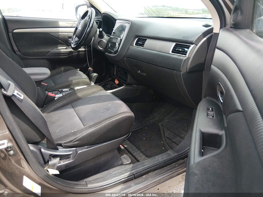 2017 Mitsubishi Outlander VIN JA4AZ3A30HZ013434 IAAI salvage auction — RIGHT SIDE, Salvage (Missouri), sold $1,025 on 2026-07-09 (photo 5)