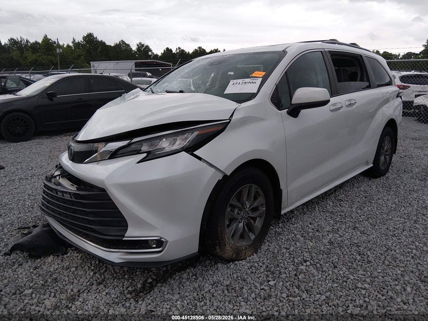2022 Toyota Sienna VIN 5TDYRKEC6NS085244 IAAI salvage auction — RIGHT FRONT, Salvage Title, sold $11,275 on 2026-07-23 (photo 2)