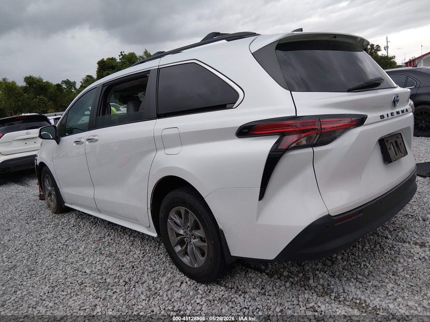 2022 Toyota Sienna VIN 5TDYRKEC6NS085244 IAAI salvage auction — RIGHT FRONT, Salvage Title, sold $11,275 on 2026-07-23 (photo 3)