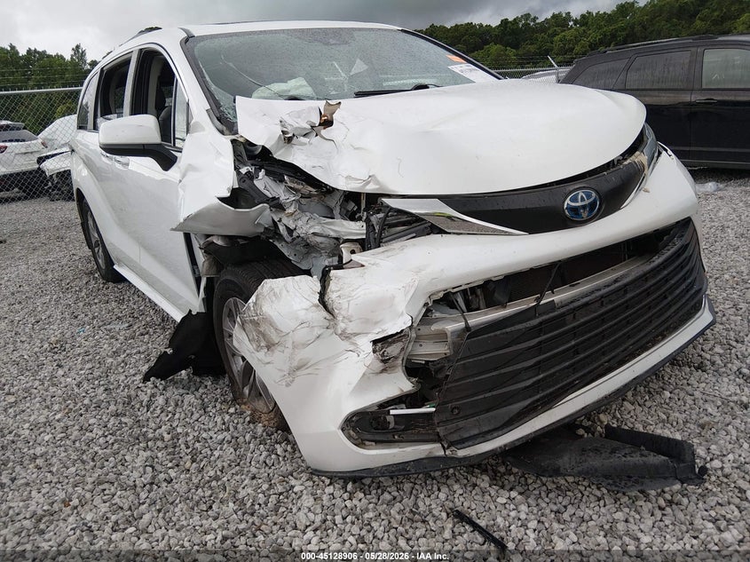 2022 Toyota Sienna VIN 5TDYRKEC6NS085244 IAAI salvage auction — RIGHT FRONT, Salvage Title, sold $11,275 on 2026-07-23 (photo 6)