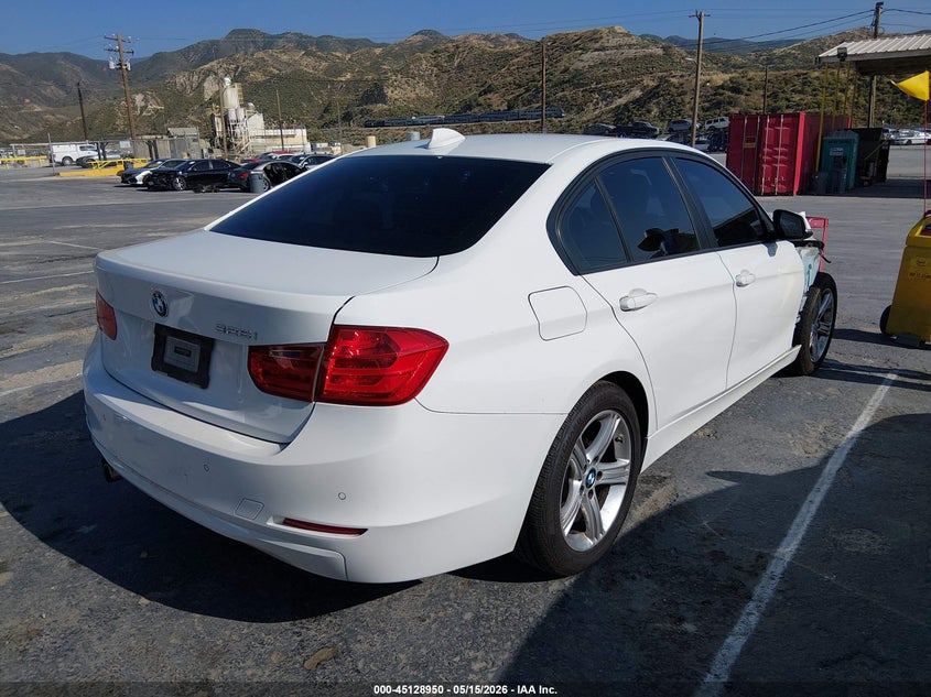 2013 BMW 3er VIN WBA3A5C52DF603725 IAAI salvage auction — FRONT END, Salvage (California), sold $1,800 on 2026-07-08 (photo 4)