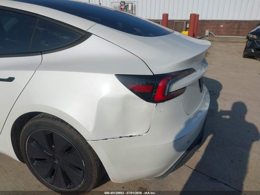 2024 Tesla Model 3 VIN 5YJ3E1EB7RF746281 IAAI salvage auction — REAR END, Clear (Missouri), sold $24,100 on 2026-07-21 (photo 6)
