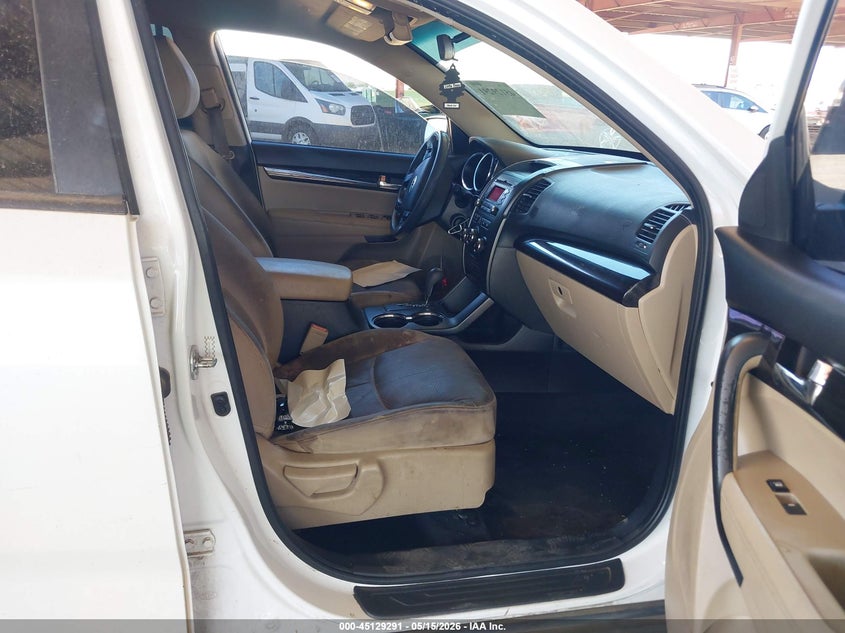 2011 Kia Sorento VIN 5XYKTDA21BG105523 IAAI salvage auction — NORMAL WEAR, Clear-Dealer Only (Arizona), sold $550 on 2026-07-28 (photo 5)