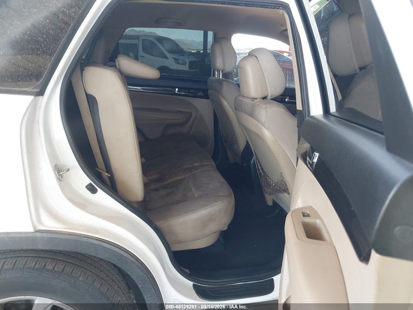 2011 Kia Sorento VIN 5XYKTDA21BG105523 IAAI salvage auction — NORMAL WEAR, Clear-Dealer Only (Arizona), sold $550 on 2026-07-28 (photo 8)