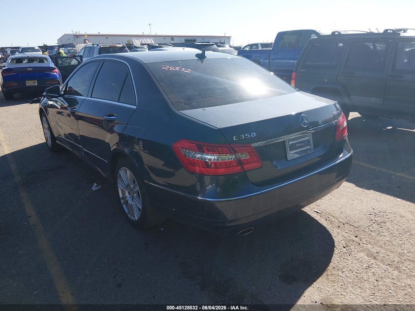 2013 Mercedes-benz E-klasse VIN WDDHF8JB1DA671795 IAAI salvage auction — LEFT & RIGHT, Salvage Title, sold $800 on 2026-08-18 (photo 3)