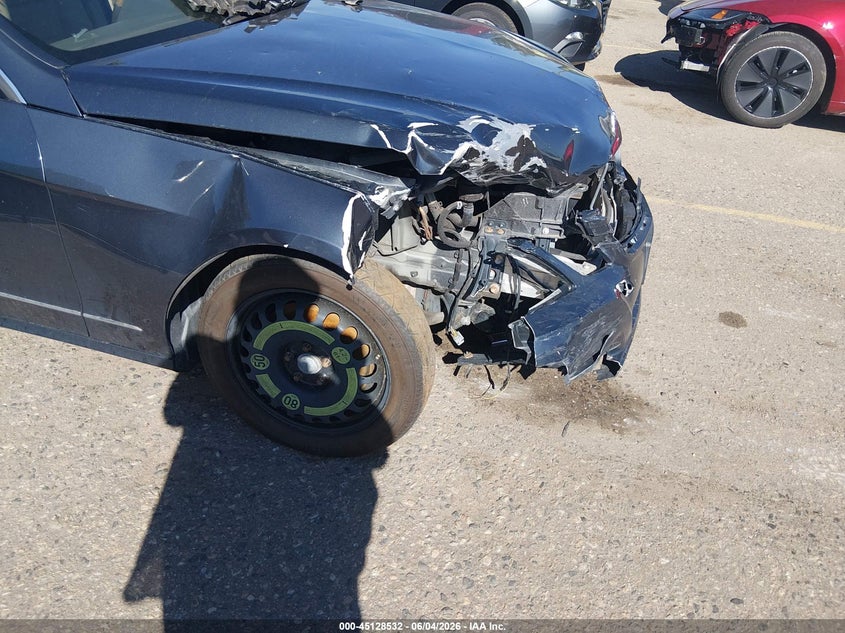 2013 Mercedes-benz E-klasse VIN WDDHF8JB1DA671795 IAAI salvage auction — LEFT & RIGHT, Salvage Title, sold $800 on 2026-08-18 (photo 6)