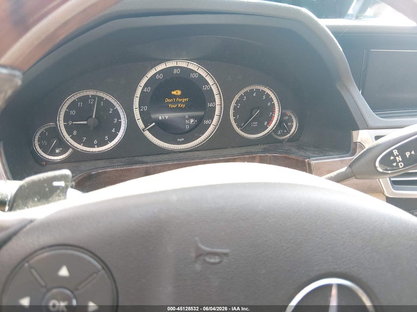 2013 Mercedes-benz E-klasse VIN WDDHF8JB1DA671795 IAAI salvage auction — LEFT & RIGHT, Salvage Title, sold $800 on 2026-08-18 (photo 7)