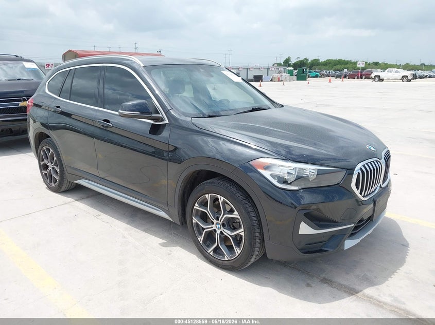 2022 BMW X1 VIN WBXJG7C0XN5V40862 IAAI salvage auction — FRESH WATER, Salvage Title, sold $8,675 on 2026-07-27 (photo 1)