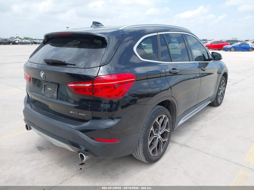 2022 BMW X1 VIN WBXJG7C0XN5V40862 IAAI salvage auction — FRESH WATER, Salvage Title, sold $8,675 on 2026-07-27 (photo 4)