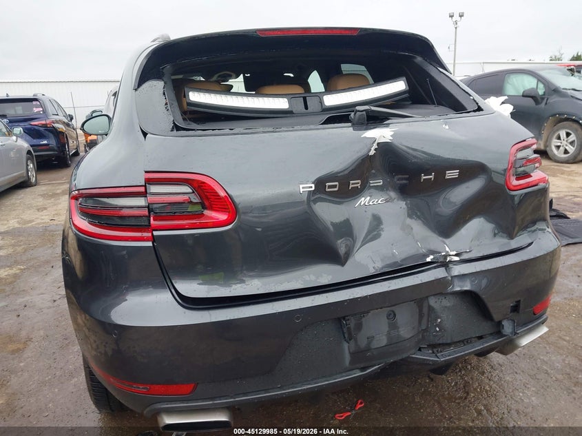 2017 Porsche Macan VIN WP1AA2A58HLB01917 IAAI salvage auction — REAR END, Salvage Title, sold $25 on 2026-08-13 (photo 6)