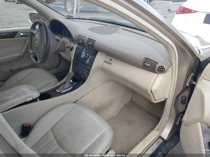 2005 Mercedes-benz C class VIN WDBRF84J75F615428 IAAI salvage auction — REAR END, Salvage (New Jersey), sold $400 on 2026-08-14 (photo 5)