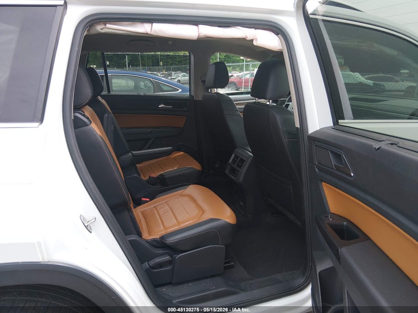 2019 Volkswagen Atlas VIN 1V2NR2CA1KC620187 IAAI salvage auction — SIDE, Salvage (West Virginia), sold $3,650 on 2026-07-17 (photo 8)