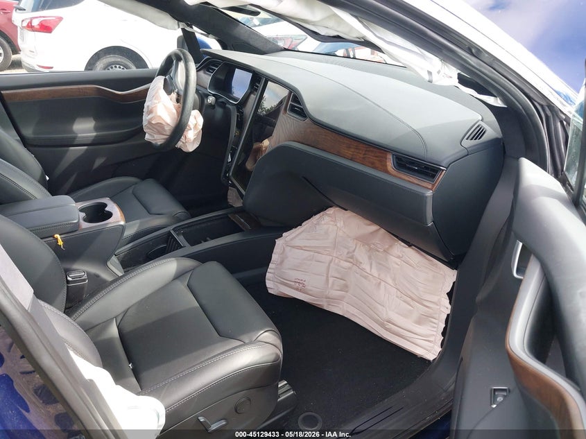 2018 Tesla Model x VIN 5YJXCDE2XJF142415 IAAI salvage auction — RIGHT FRONT, Bill Of Sale (Washington), sold $4,350 on 2026-07-09 (photo 5)