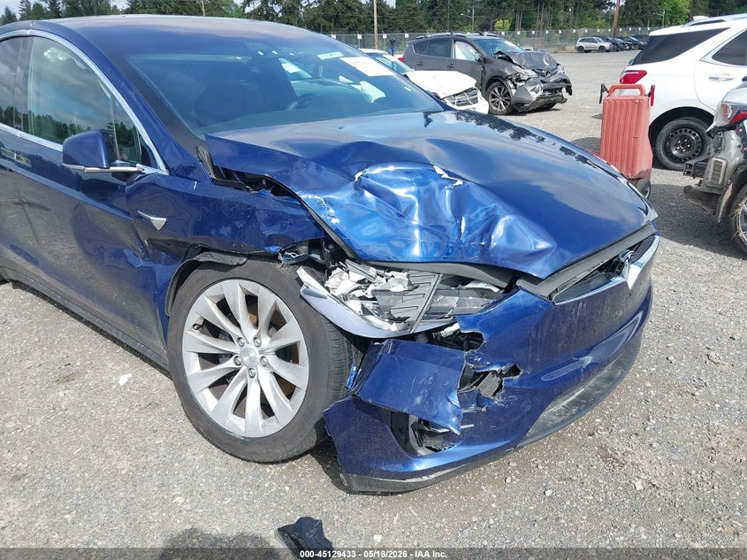 2018 Tesla Model x VIN 5YJXCDE2XJF142415 IAAI salvage auction — RIGHT FRONT, Bill Of Sale (Washington), sold $4,350 on 2026-07-09 (photo 6)