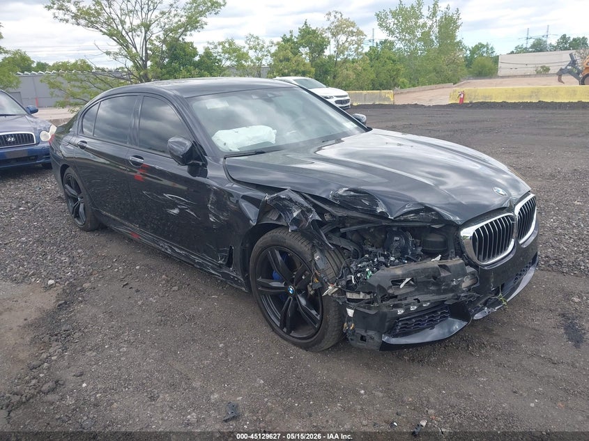 2018 BMW 7er VIN WBA7F2C51JG424941 IAAI salvage auction — RIGHT FRONT, Mv-907A (New York), sold $8,325 on 2026-07-14 (photo 1)