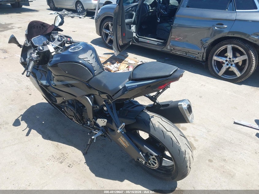 2026 Kawasaki Zx VIN JKBZXJJ15TA045276 IAAI salvage auction — SIDE, Salvage (Idaho), sold $5,300 on 2026-07-07 (photo 3)