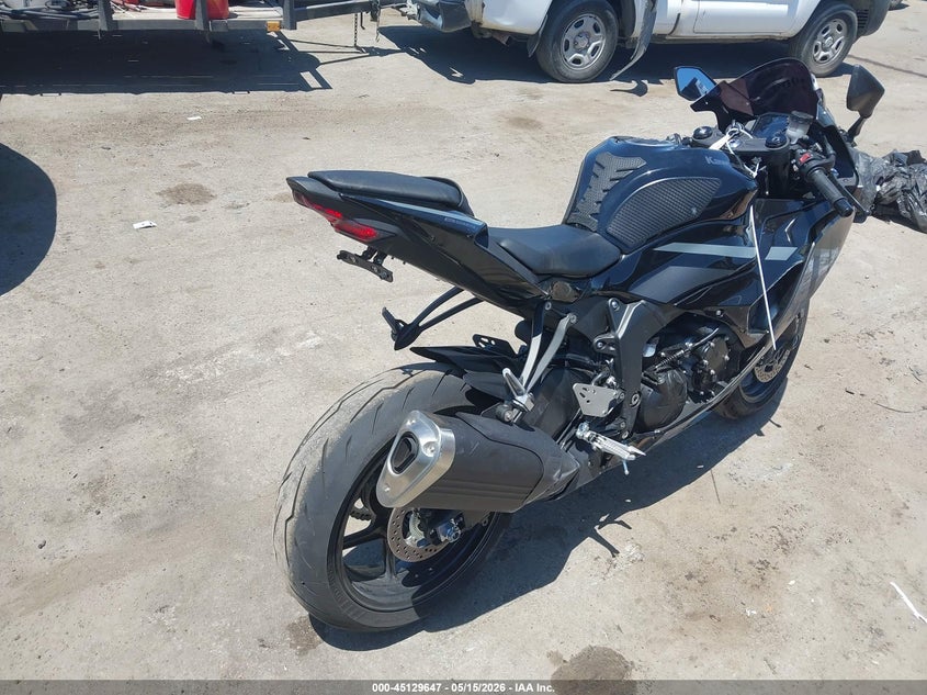 2026 Kawasaki Zx VIN JKBZXJJ15TA045276 IAAI salvage auction — SIDE, Salvage (Idaho), sold $5,300 on 2026-07-07 (photo 4)