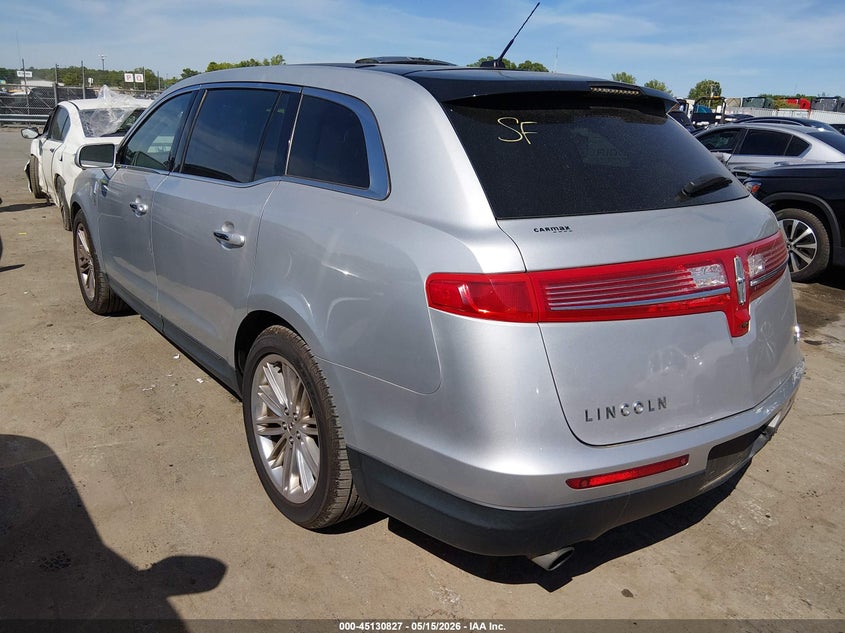 2019 Lincoln Mkt VIN 2LMHJ5AT2KBL02896 IAAI salvage auction — REAR END, Salvage (North Carolina), sold $1,200 on 2026-07-21 (photo 3)