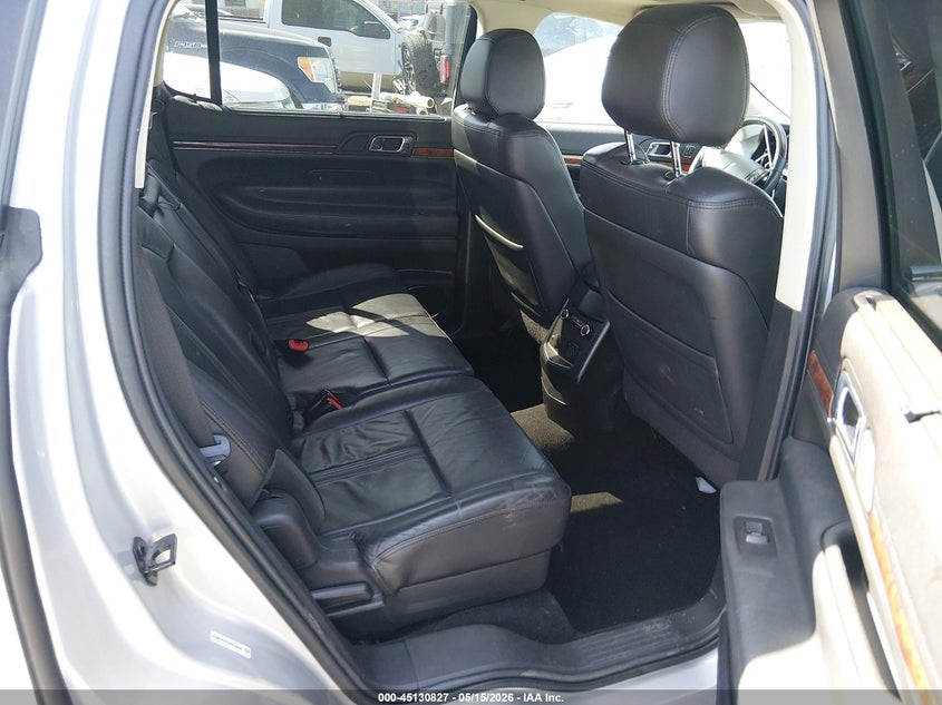 2019 Lincoln Mkt VIN 2LMHJ5AT2KBL02896 IAAI salvage auction — REAR END, Salvage (North Carolina), sold $1,200 on 2026-07-20 (photo 8)