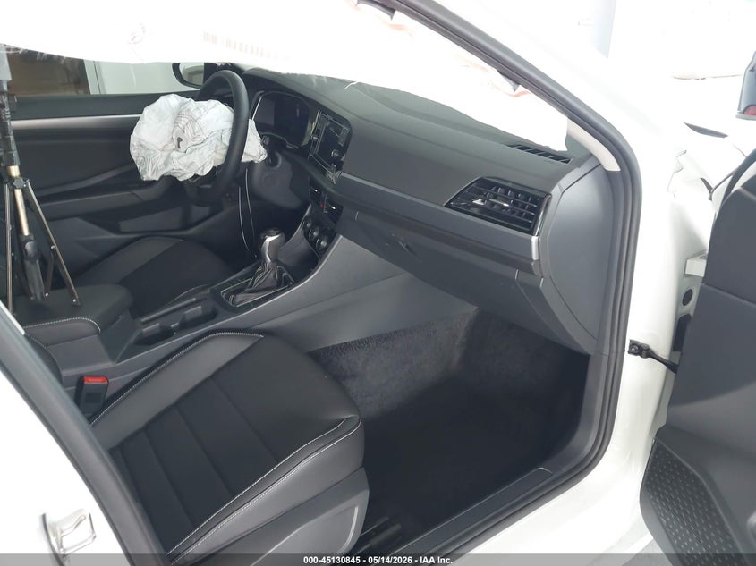 2024 Volkswagen Jetta VIN 3VW7M7BU8RM077380 IAAI salvage auction — FRONT END, Rebuildable (Florida), sold $7,975 on 2026-07-24 (photo 5)