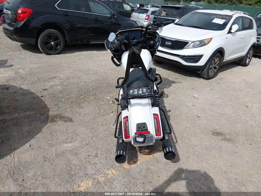 2025 Harley-davidson Road glide VIN 1HD1KH714SB642951 IAAI salvage auction — LEFT SIDE, Salvage (Kentucky), sold $9,800 on 2026-07-22 (photo 6)