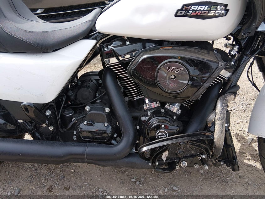 2025 Harley-davidson Road glide VIN 1HD1KH714SB642951 IAAI salvage auction — LEFT SIDE, Salvage (Kentucky), sold $9,800 on 2026-07-22 (photo 8)