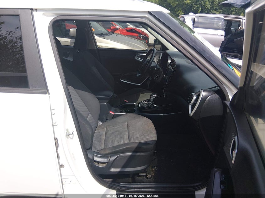 2020 Kia Soul VIN KNDJ23AU8L7064140 IAAI salvage auction — FRONT & REAR, Salvage (Missouri), sold $2,350 on 2026-07-08 (photo 5)