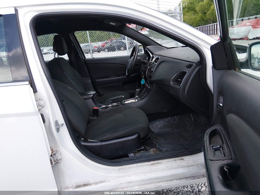 2012 Chrysler 200 VIN 1C3CCBAB4CN135364 IAAI salvage auction — LEFT REAR, Salvage (Alabama), sold $225 on 2026-07-09 (photo 5)