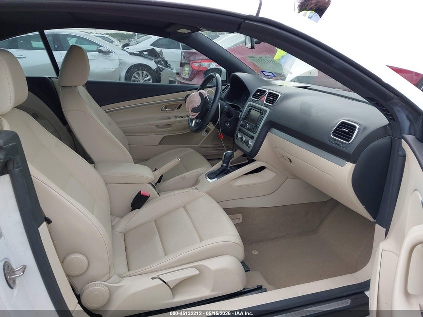 2014 Volkswagen Eos VIN WVWBW8AH1EV000979 IAAI salvage auction — FRONT END, Salvage (Texas), sold $925 on 2026-07-07 (photo 5)