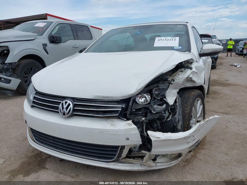 2014 Volkswagen Eos VIN WVWBW8AH1EV000979 IAAI salvage auction — FRONT END, Salvage (Texas), sold $925 on 2026-07-07 (photo 6)