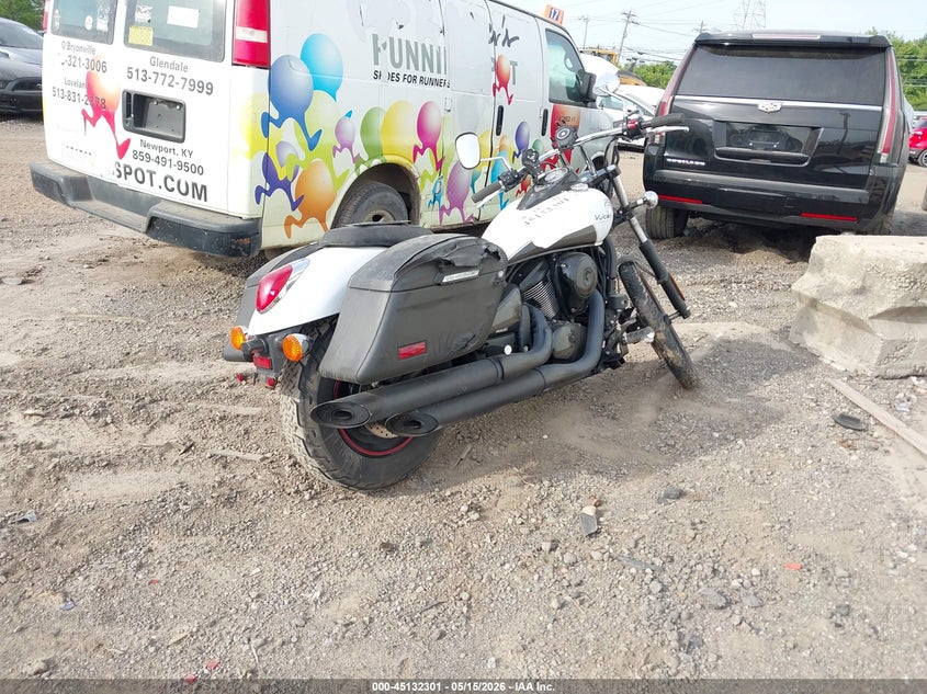 2016 Kawasaki Vn 900 VIN JKAVN2C18GA065040 IAAI salvage auction — RIGHT SIDE, Salvage (Ohio), sold $925 on 2026-07-08 (photo 4)