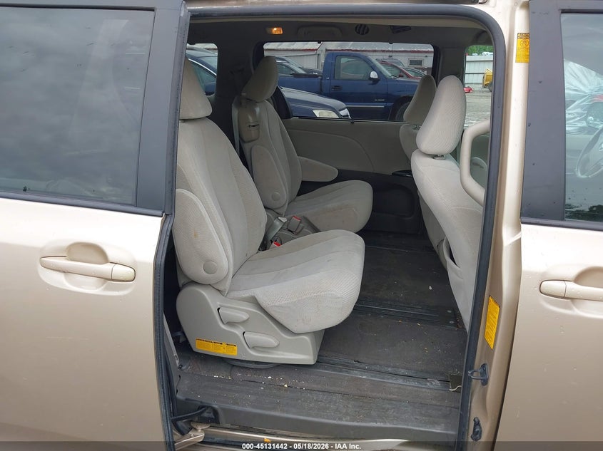 2013 Toyota Sienna VIN 5TDKK3DC2DS400542 IAAI salvage auction — FRONT END, Salvage (Missouri), sold $875 on 2026-07-06 (photo 8)