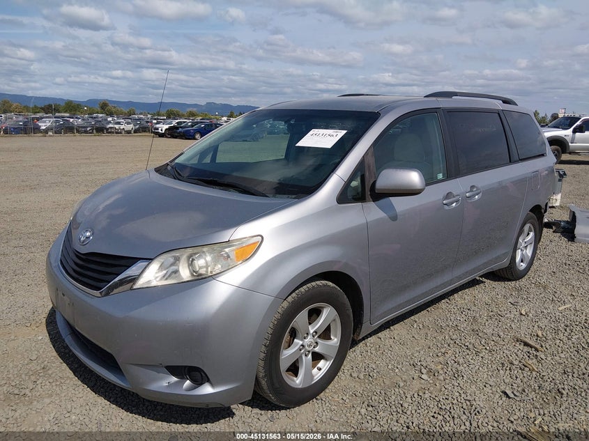 2011 Toyota Sienna VIN 5TDKK3DC2BS029606 IAAI salvage auction — REAR END, Salvage (Oregon), sold $1,250 on 2026-07-29 (photo 2)