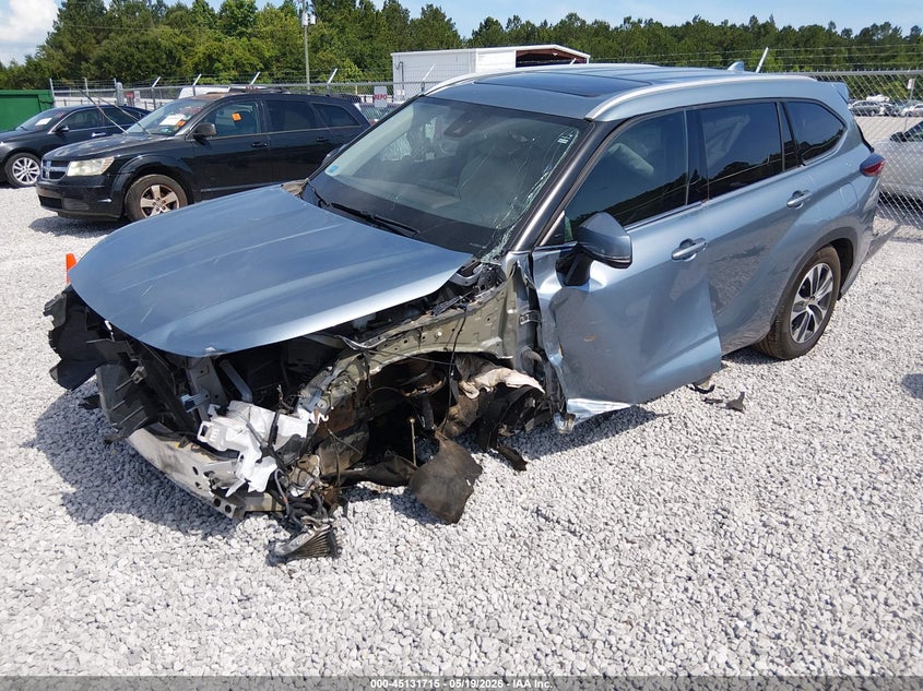 2022 Toyota Highlander VIN 5TDGZRAH8NS114376 IAAI salvage auction — FRONT END, Salvage Title, sold $8,600 on 2026-07-09 (photo 2)