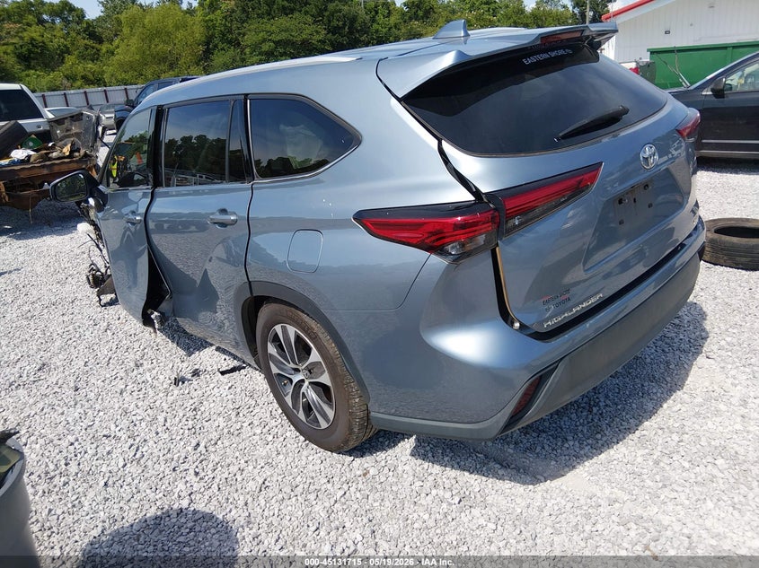 2022 Toyota Highlander VIN 5TDGZRAH8NS114376 IAAI salvage auction — FRONT END, Salvage Title, sold $8,600 on 2026-07-09 (photo 3)