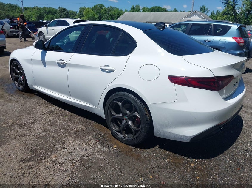 2017 Alfa romeo Giulia VIN ZARFAECN3H7543279 IAAI salvage auction — THEFT, Clear (Virginia), sold $1,100 on 2026-07-29 (photo 3)