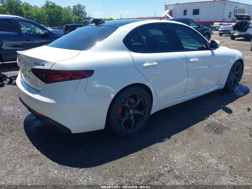 2017 Alfa romeo Giulia VIN ZARFAECN3H7543279 IAAI salvage auction — THEFT, Clear (Virginia), sold $1,100 on 2026-07-29 (photo 4)