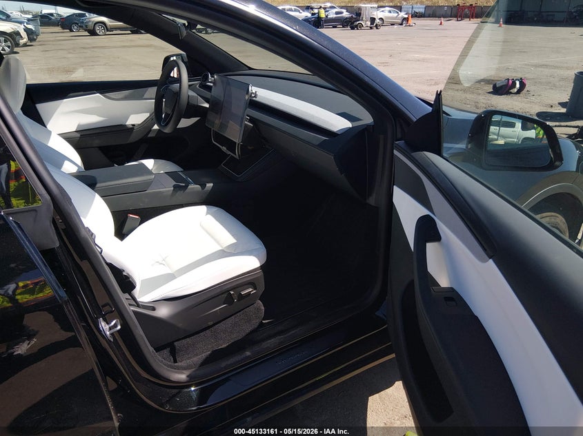 2026 Tesla Model y VIN 7SAYGDEE8TF605399 IAAI salvage auction — REAR END, Salvage (California), sold $23,650 on 2026-07-08 (photo 5)