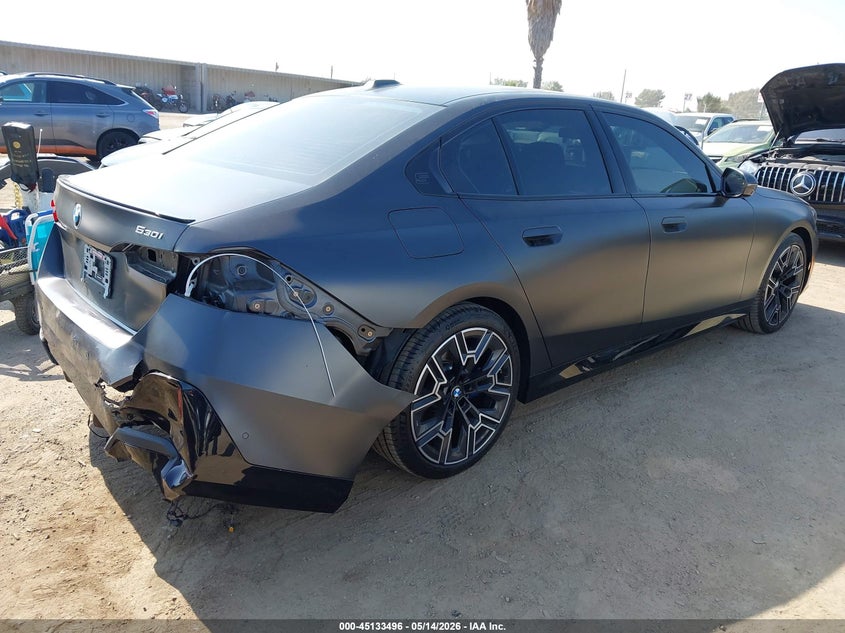 2025 BMW 5er VIN WBA43FJ09SCU39383 IAAI salvage auction — REAR END, Salvage (California), sold $44,750 on 2026-07-17 (photo 4)
