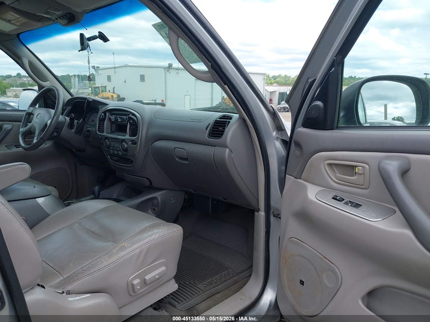 2001 Toyota Sequoia VIN 5TDBT48A91S009122 IAAI salvage auction — NORMAL WEAR, Salvage (Texas), sold $625 on 2026-07-24 (photo 5)