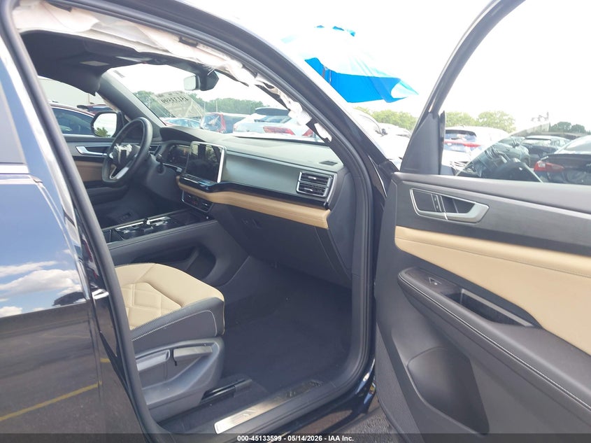 2024 Volkswagen Atlas cross sport VIN 1V2WE2CA2RC246280 IAAI salvage auction — FRONT END, Rebuildable (Florida), sold $4,050 on 2026-08-01 (photo 5)