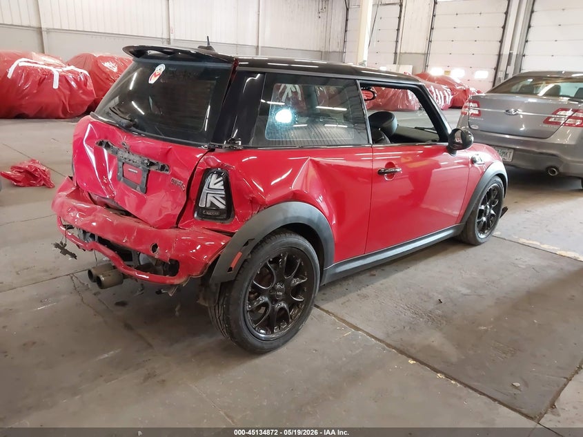 2011 Mini Cooper VIN WMWSV3C54BTY21149 IAAI salvage auction — REAR END, Salvage (Oregon), sold $625 on 2026-07-09 (photo 4)