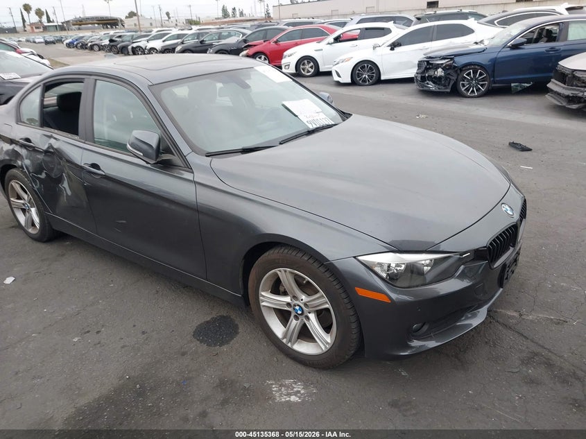 2015 BMW 3er VIN WBA3B1C58FK140246 IAAI salvage auction — RIGHT SIDE, Salvage Title, sold $2,425 on 2026-07-15 (photo 1)