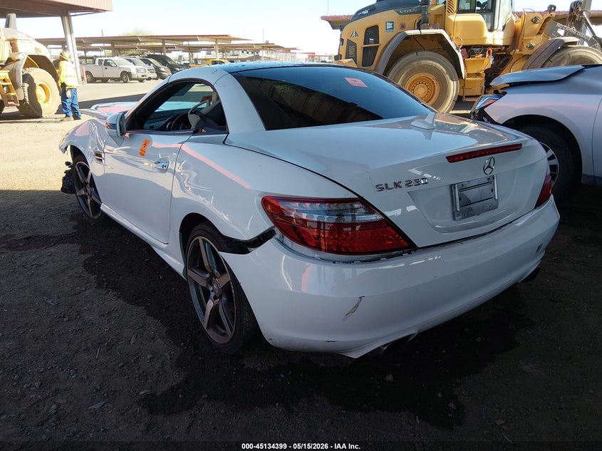 2015 Mercedes-benz Slk-klasse VIN WDDPK4HA8FF106852 IAAI salvage auction — FRONT END, Non-Repairable (Arizona), sold $1,900 on 2026-07-28 (photo 3)