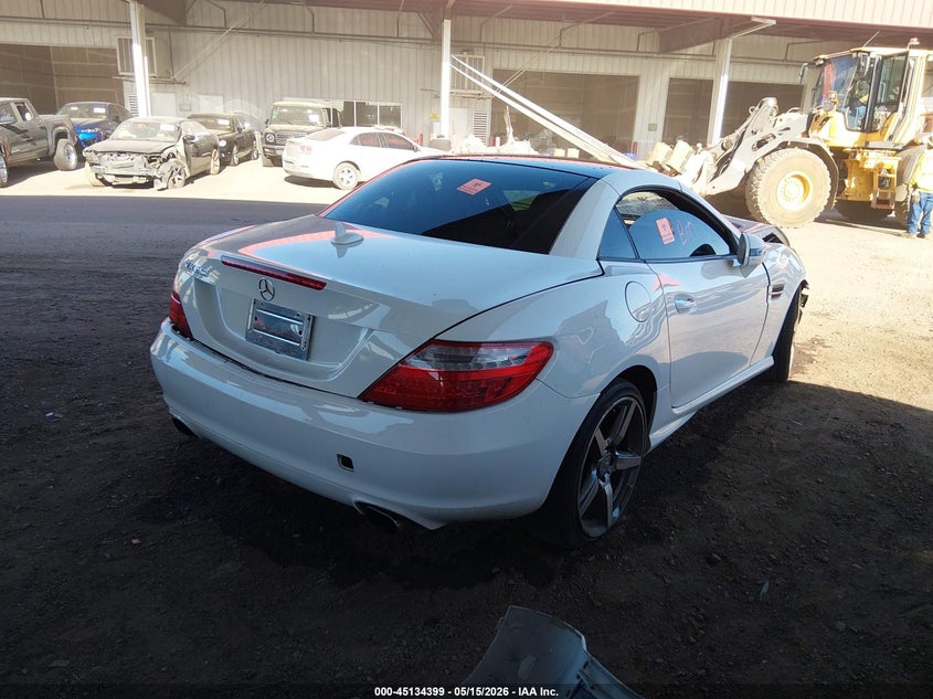 2015 Mercedes-benz Slk-klasse VIN WDDPK4HA8FF106852 IAAI salvage auction — FRONT END, Non-Repairable (Arizona), sold $1,900 on 2026-07-28 (photo 4)