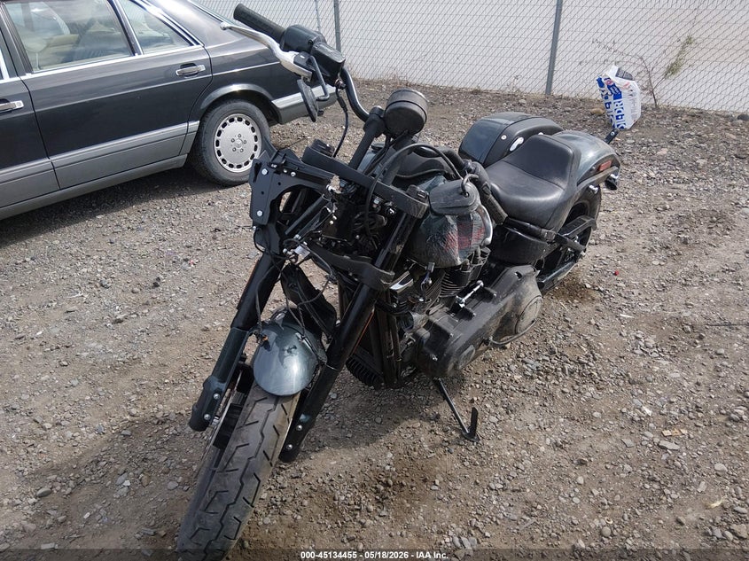 2025 Harley-davidson Low rider VIN 1HD1YXA14SB028600 IAAI salvage auction — SIDE, Salvage (Montana), sold $11,000 on 2026-09-09 (photo 2)